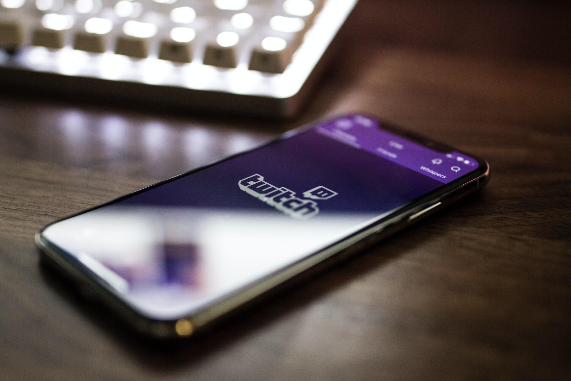 Twitch, dal 18 ottobre vietati gli streaming dei casinò online senza licenza. Colpito anche il rapper Drake